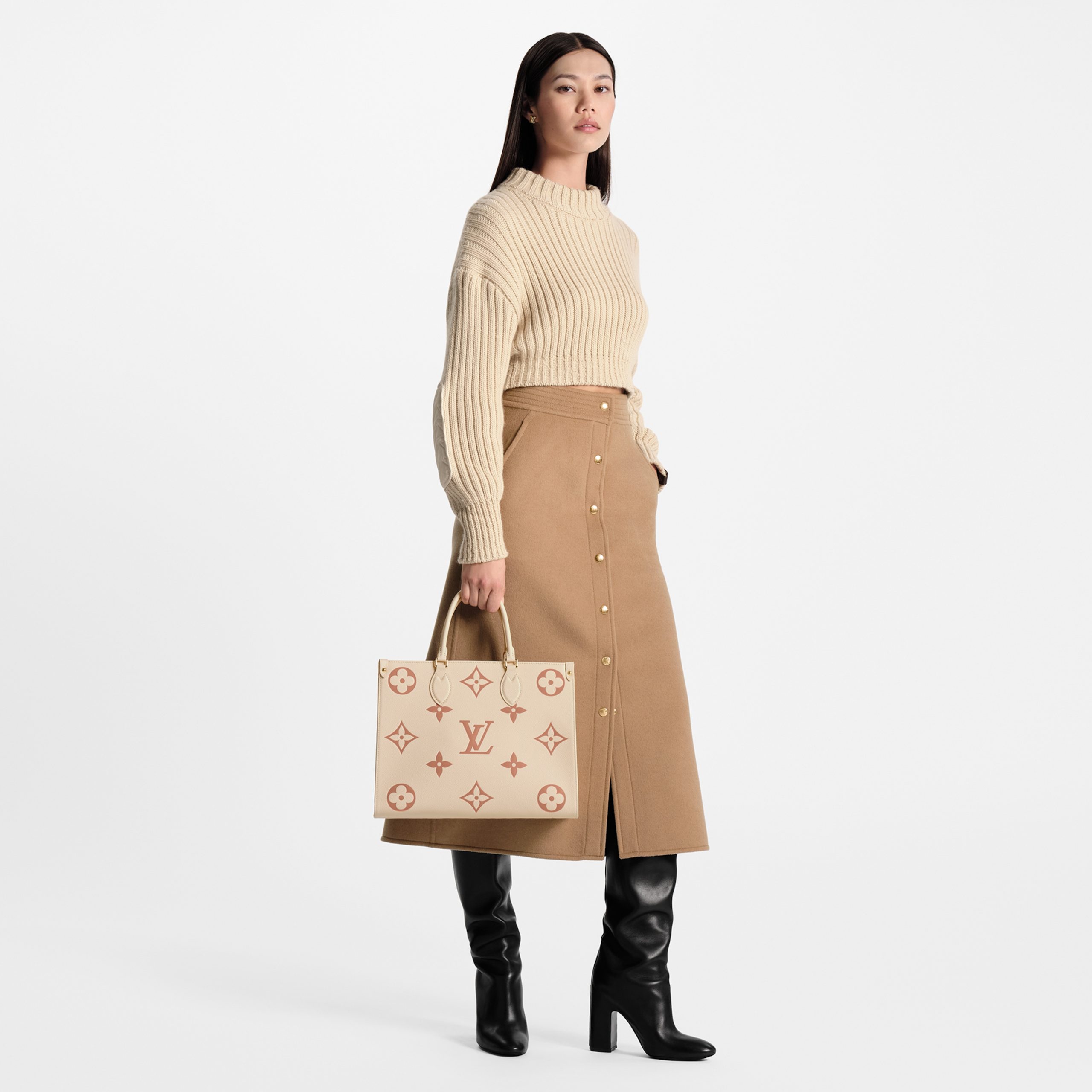 Louis Vuitton OnTheGo MM M21575 Crème Rose Trianon