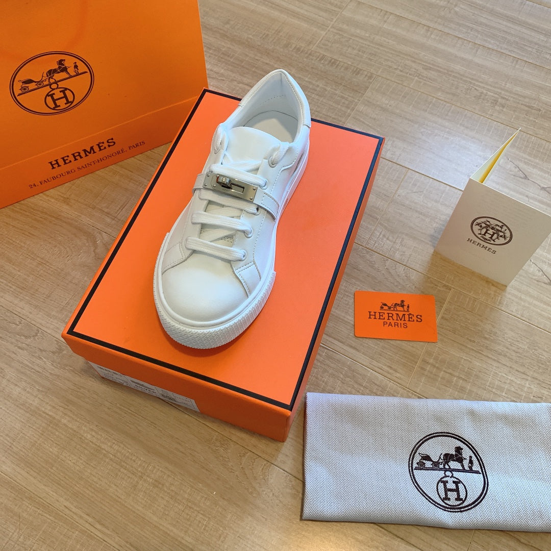 2023 new Silver buckle white shoes