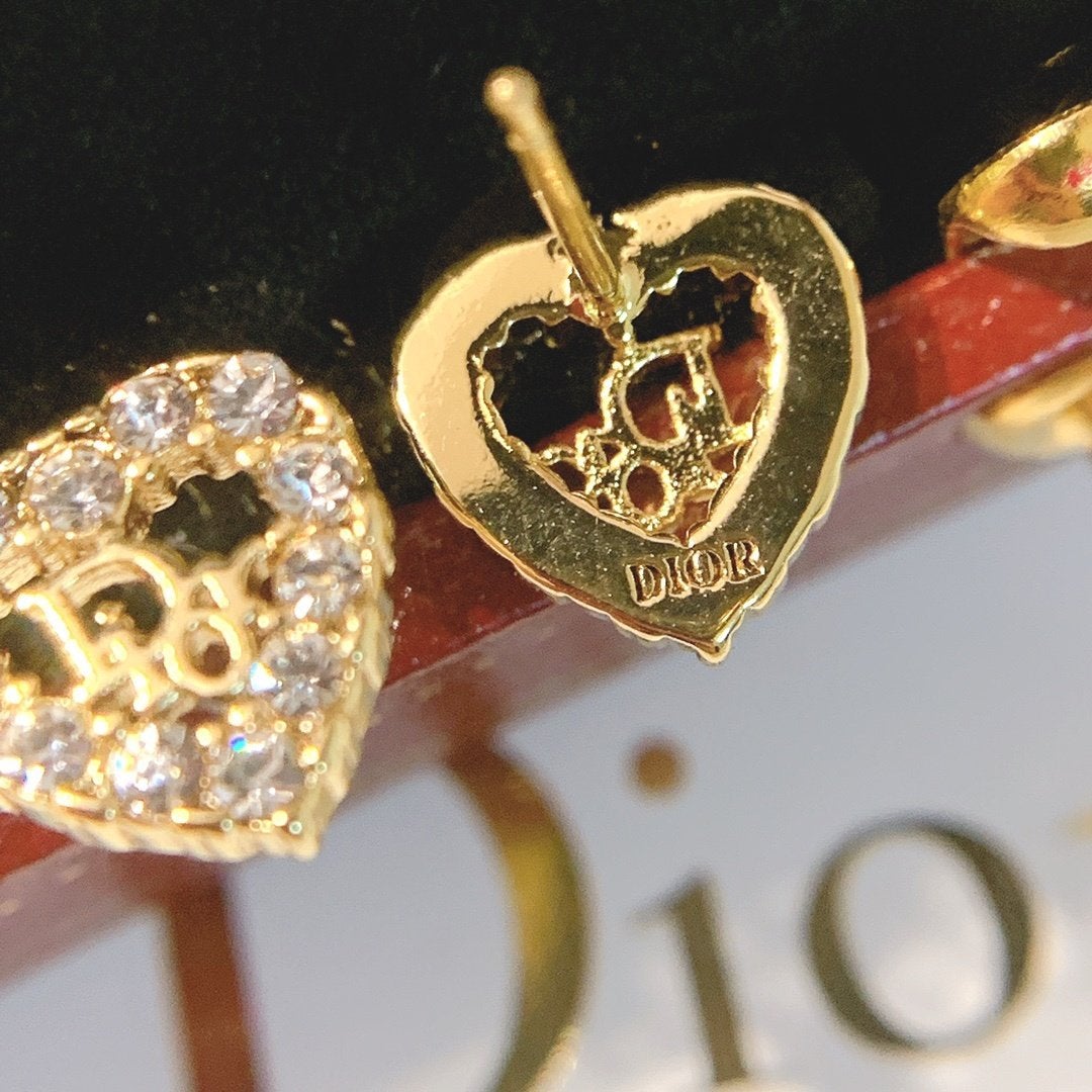 Fashion Crystal Heart Stud Earrings