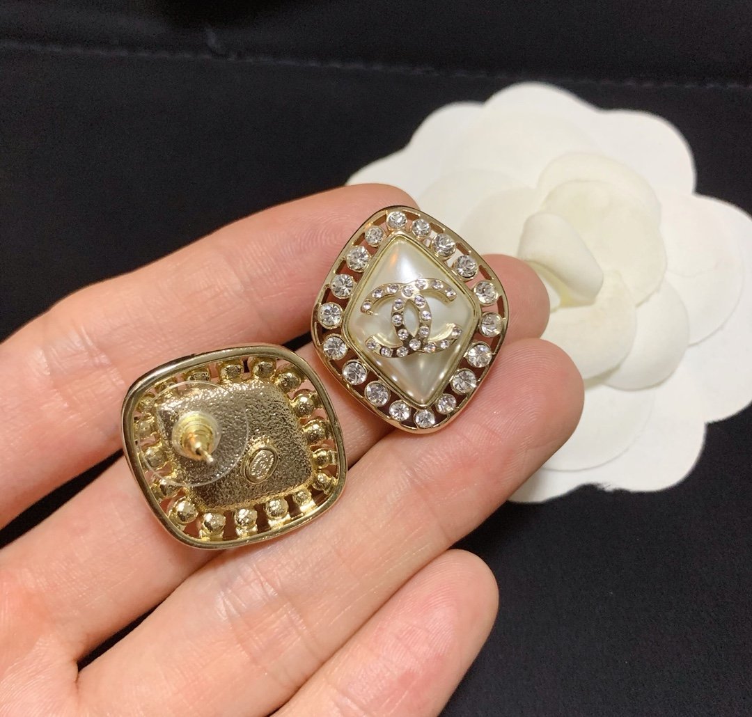 Fashion Double C Diamond Pearl Earrings