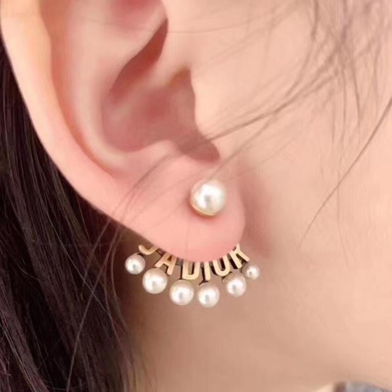 White Resin Imitation Pearl Letter Earrings