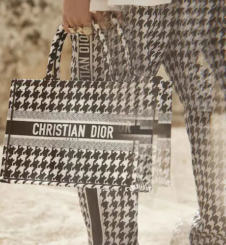 MEDIUM DIOR BOOK TOTE Black Macro Houndstooth Embroidery (36 x 27.5 x 16.5 cm)