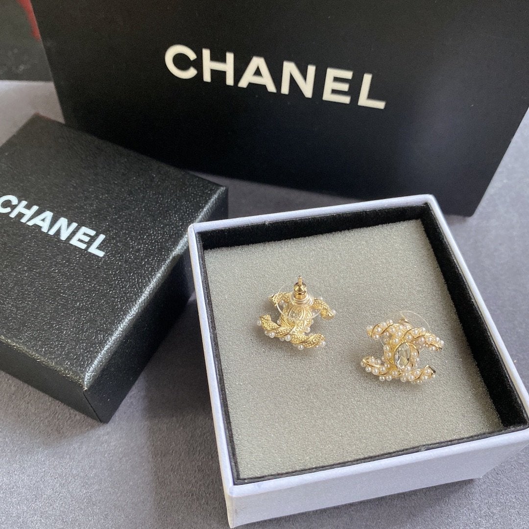 Fashion Pearl Wrap Earrings