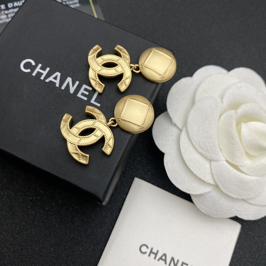 Luxury Gold Double C Pendant Earrings
