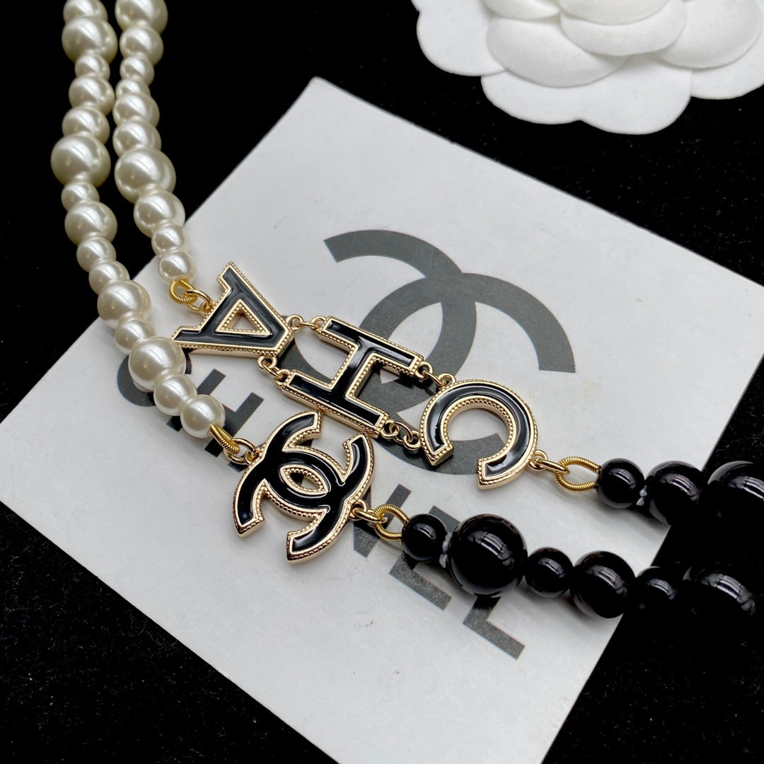 October New Trend - Winter Sweater Necklace