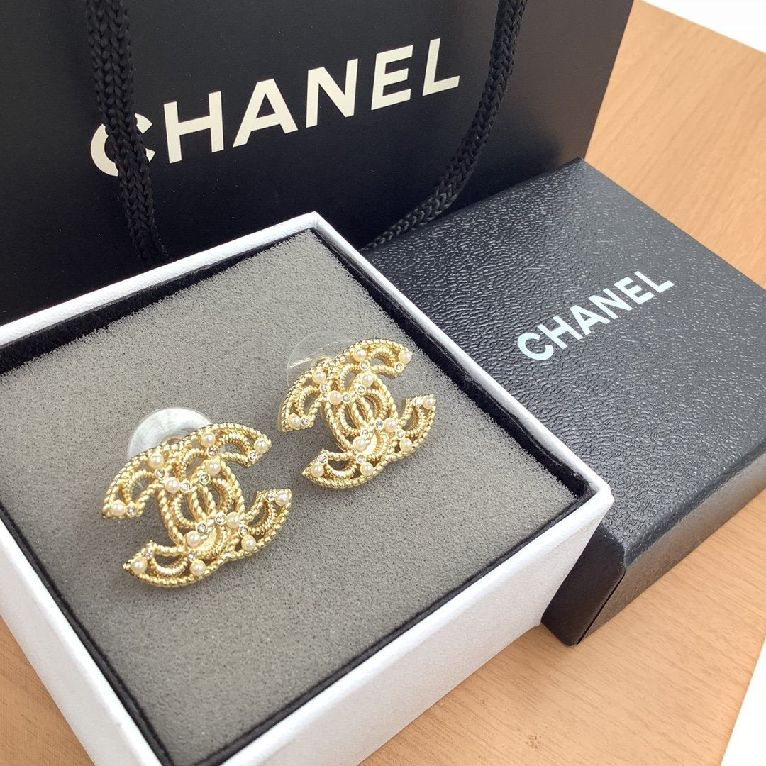 Threaded Resin Pearl Hollow Earrings