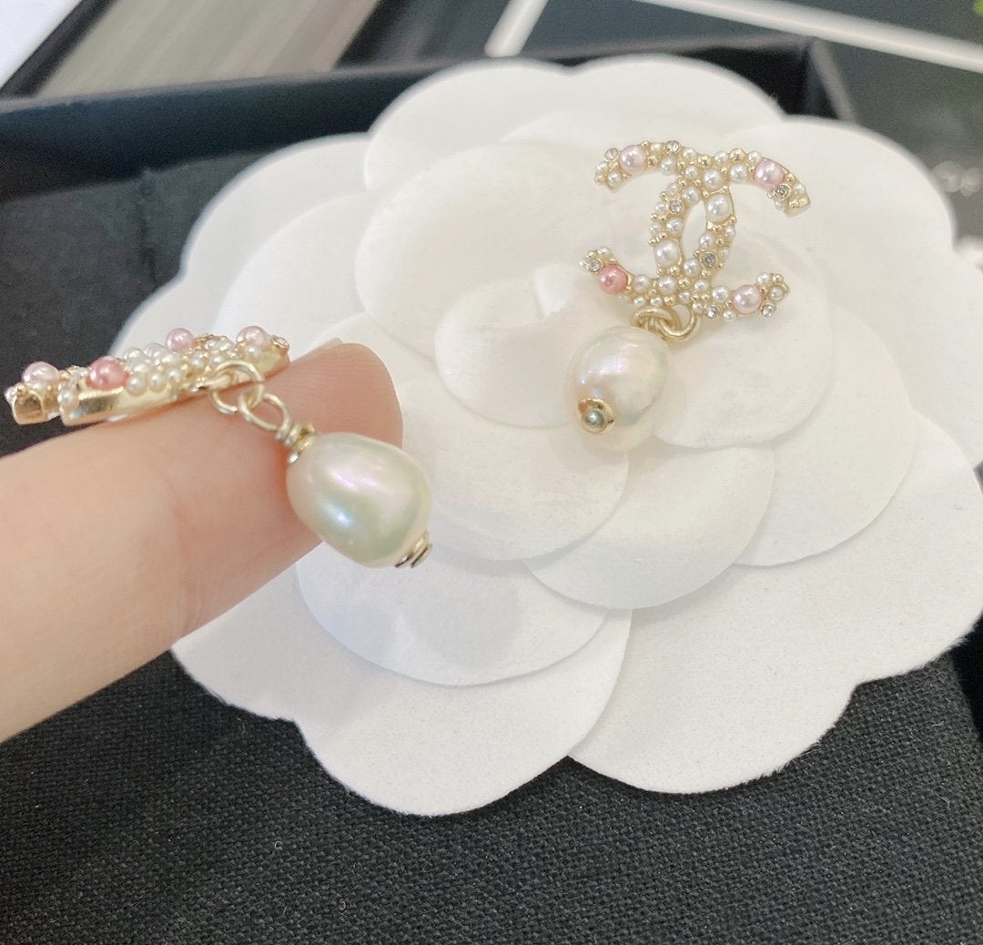 Fashion Pearl Pendant Earrings