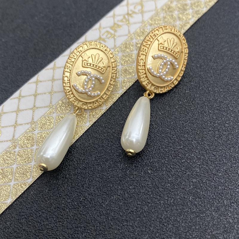 Fashion Pearl Pendant Earrings