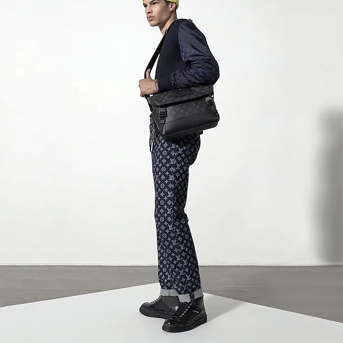 LV Messenger PM Voyager M40511