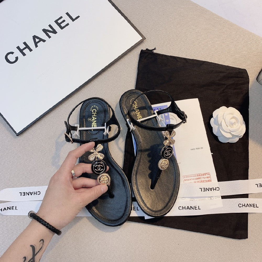 Shamrock Flat Sandals