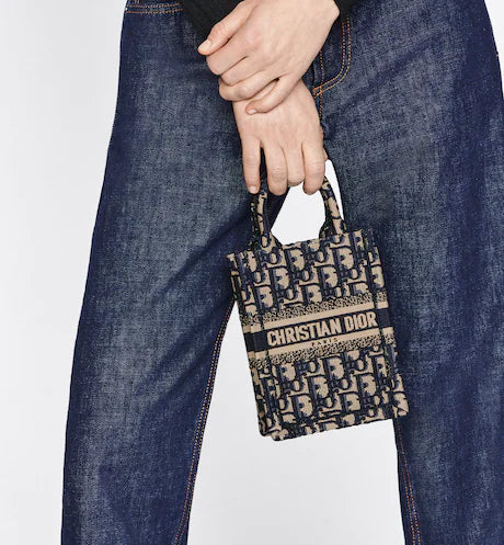 MINI DIOR BOOK TOTE PHONE BAG Blue Dior Oblique Embroidery (13 x 18 x 5 cm)