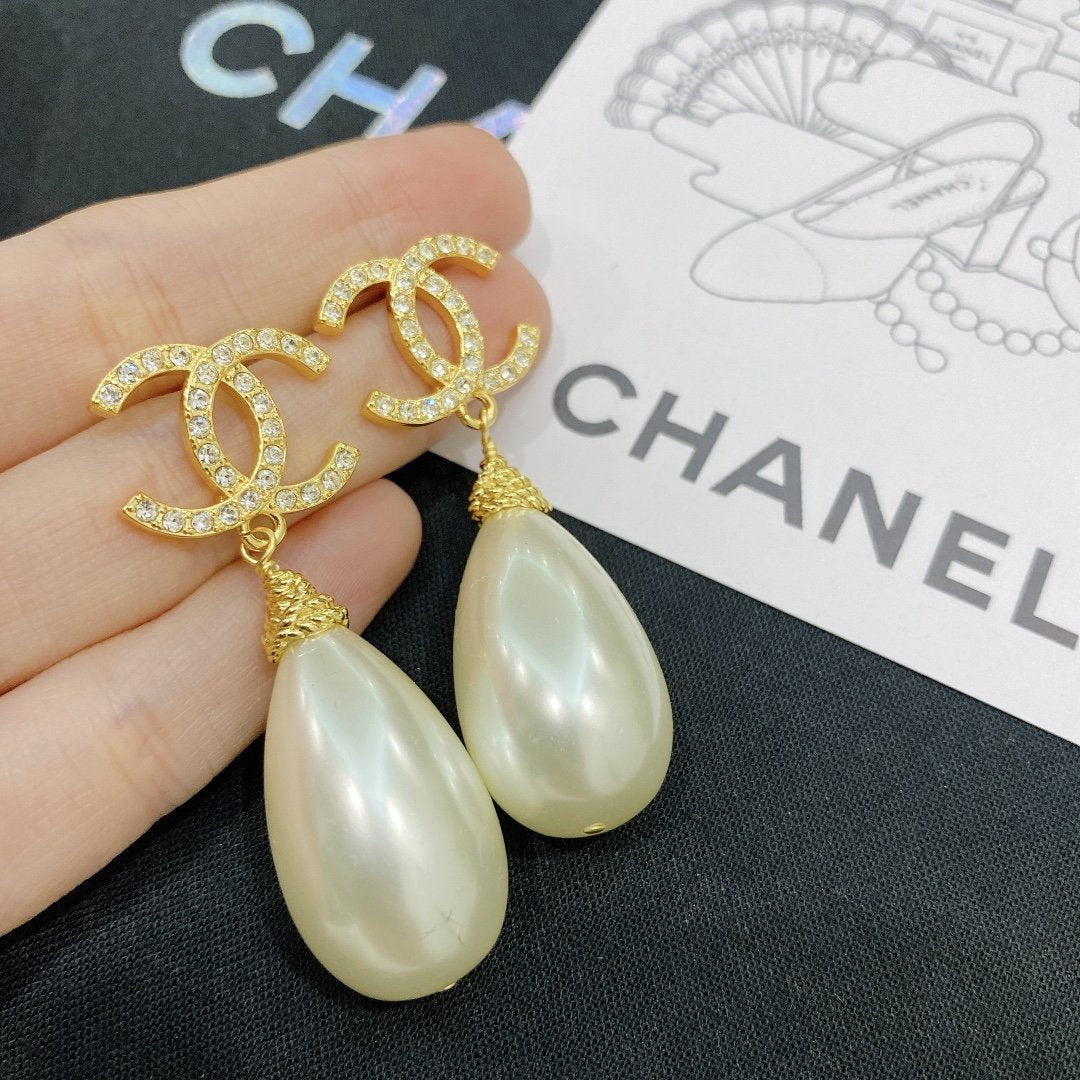 Luxury Large Pearl Pendant Earrings