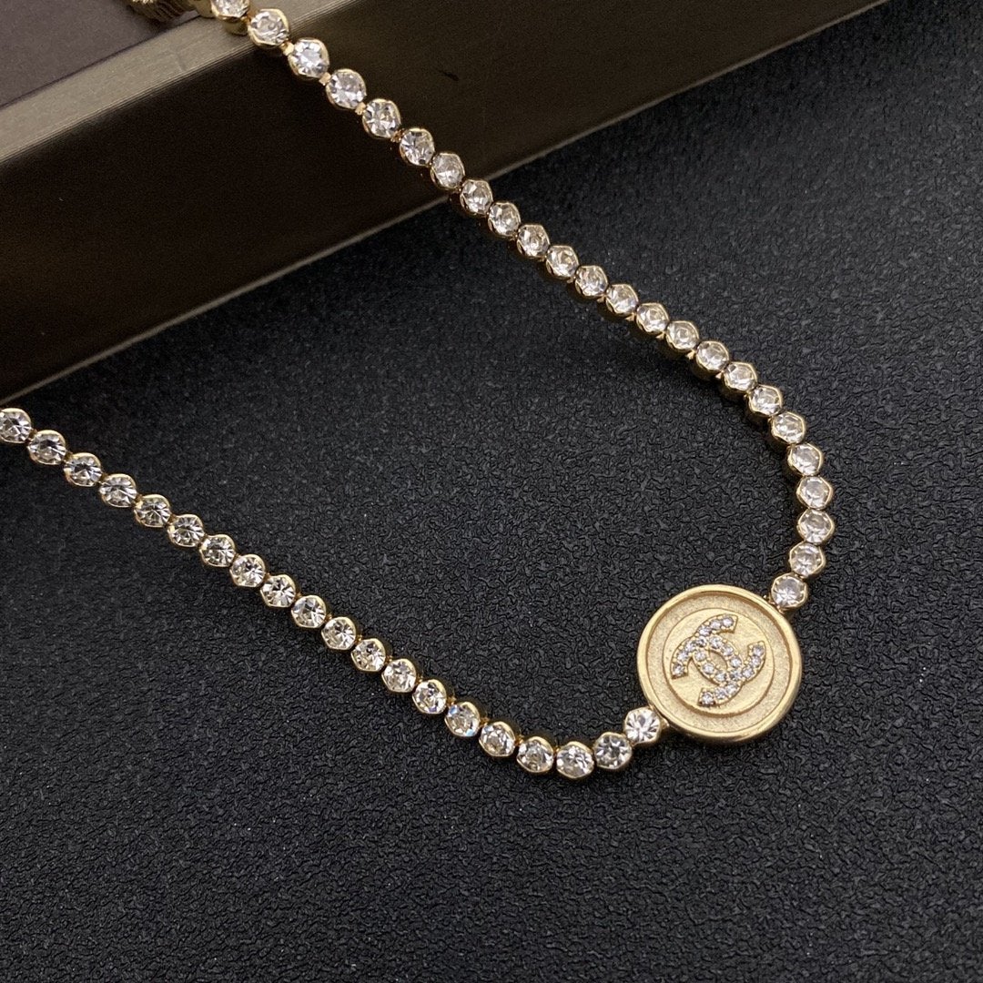 Fashion full sky crystal necklace