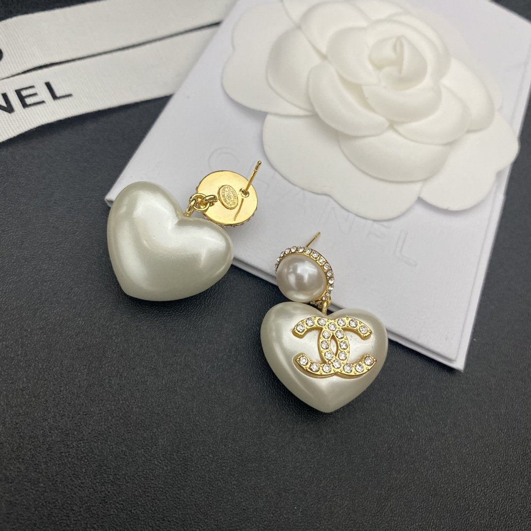 Classic All-Match White Pearl Earrings