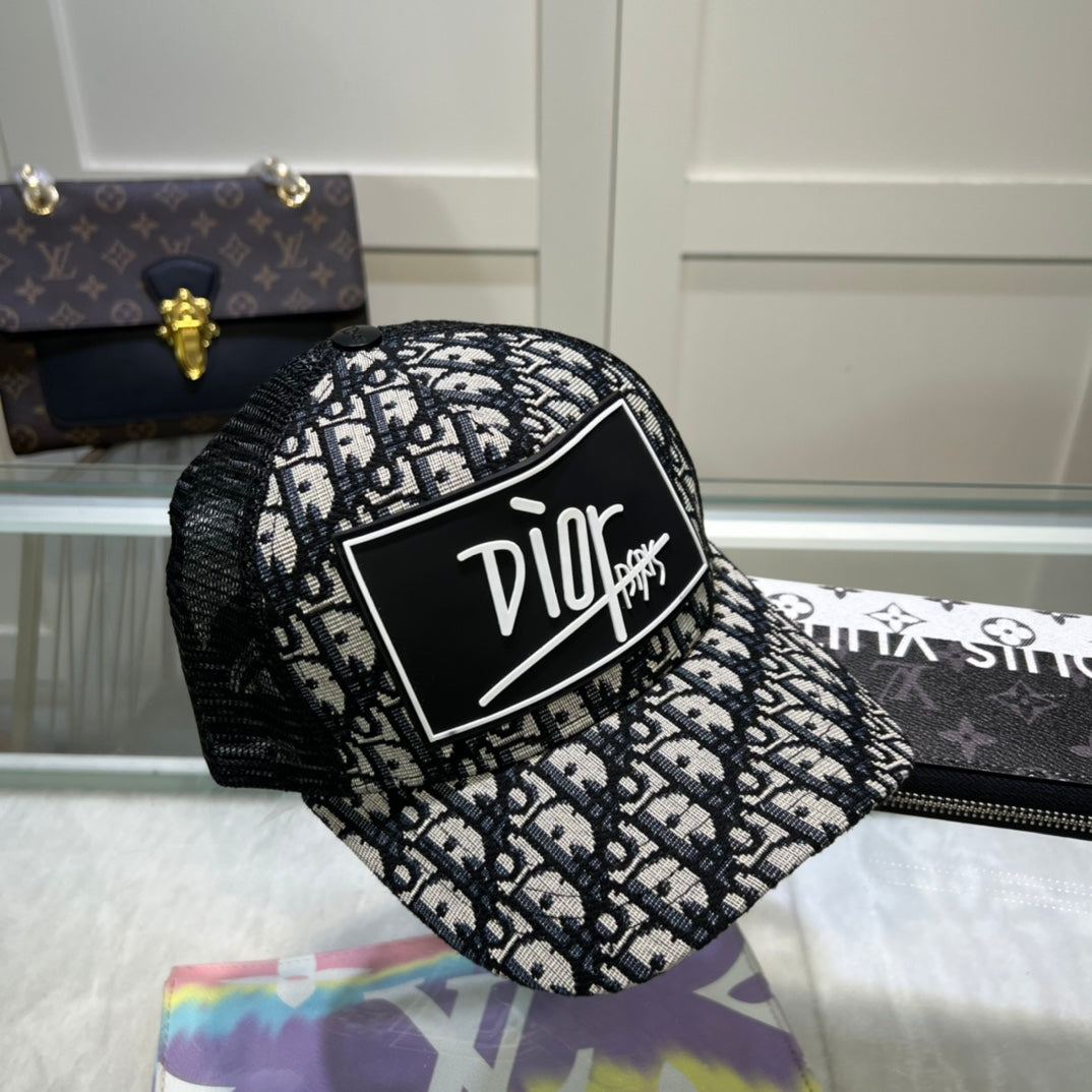 November new trend - patterned baseball cap