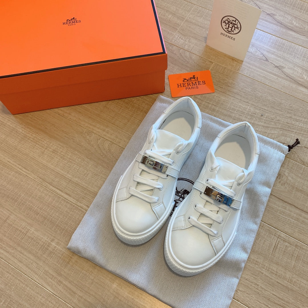 2023 new Silver buckle white shoes