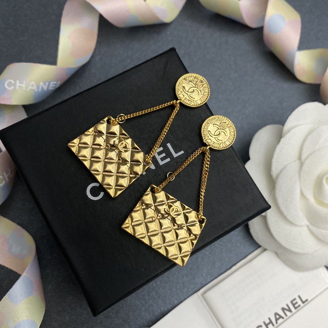 Fashion bag pendant earrings