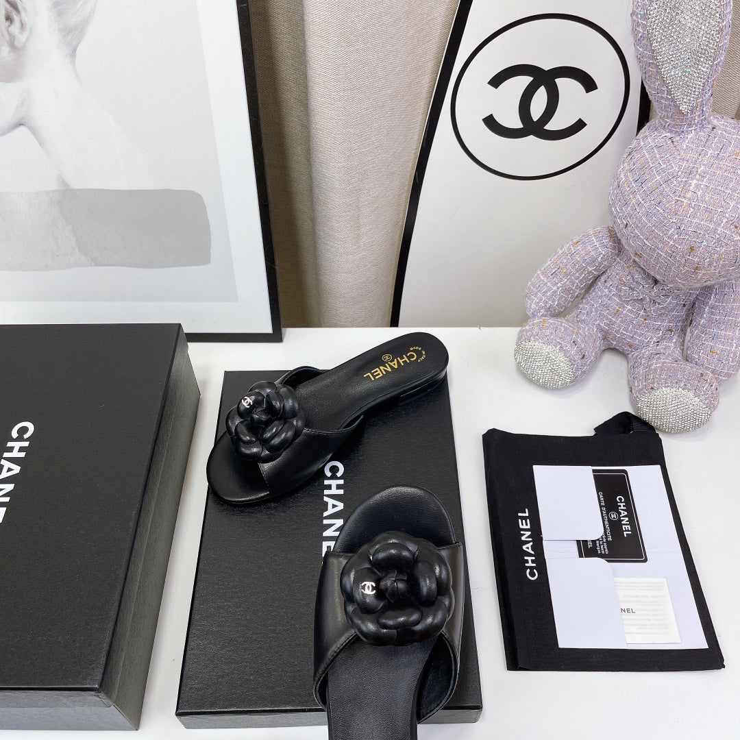 3 colors Exclusive logo flower decorative slippers