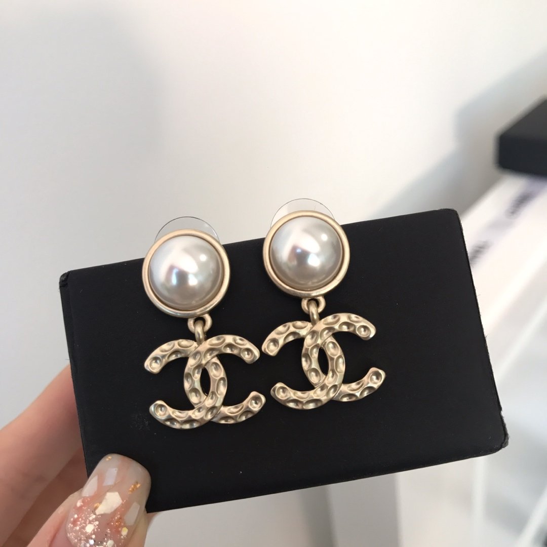 Noble Pearl Earrings