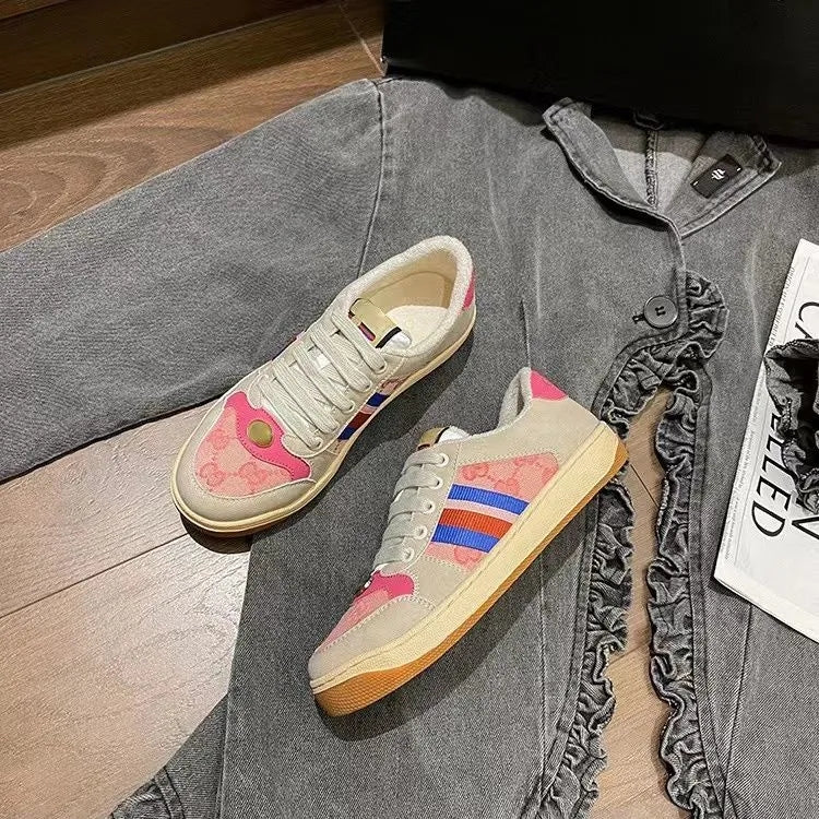 New comfortable sports shoes