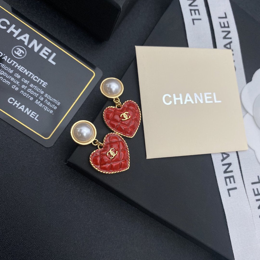 Red Peach Heart Small C Earrings