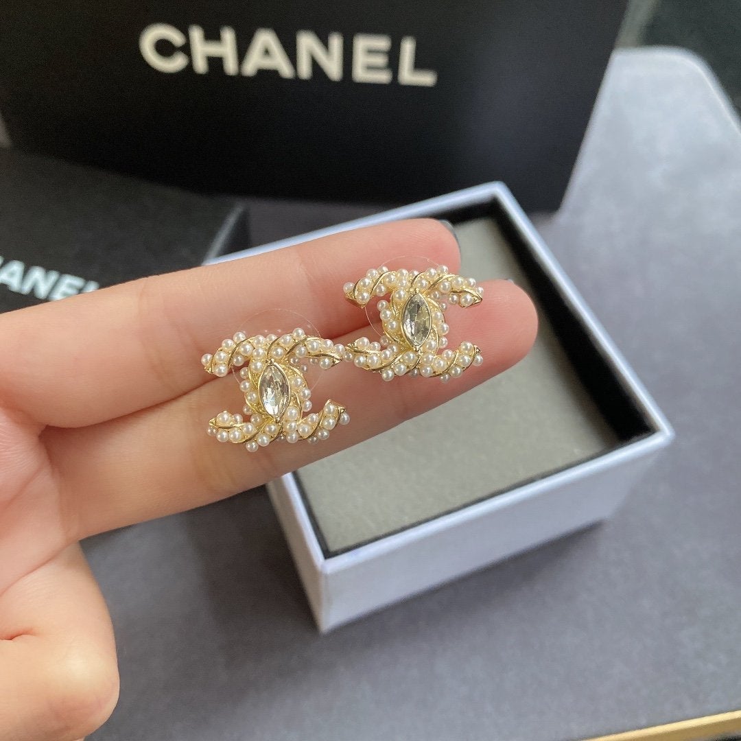 Fashion Pearl Wrap Earrings