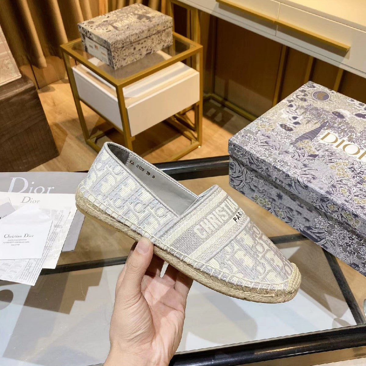 Classic Embroidered Fisherman Shoes