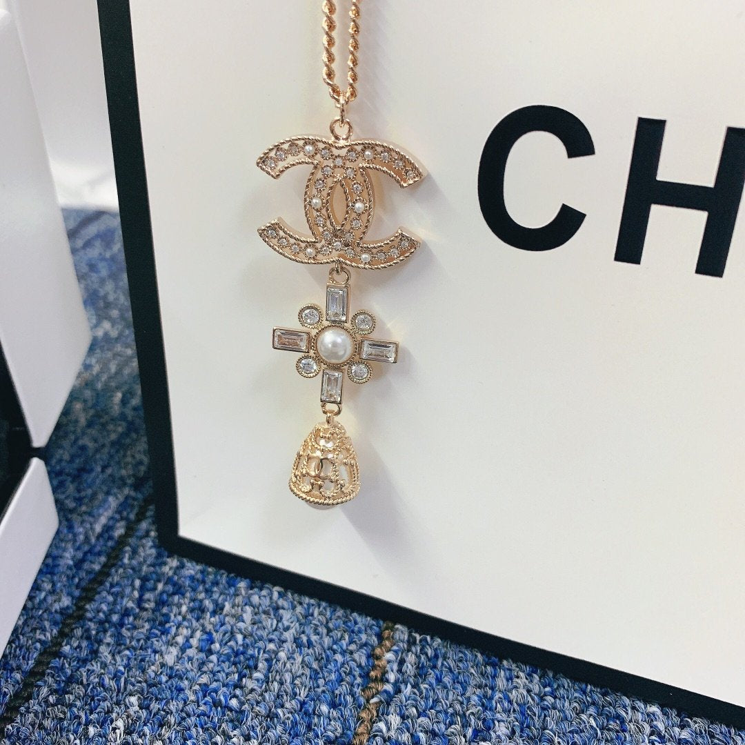 Elegant Pearl Necklace