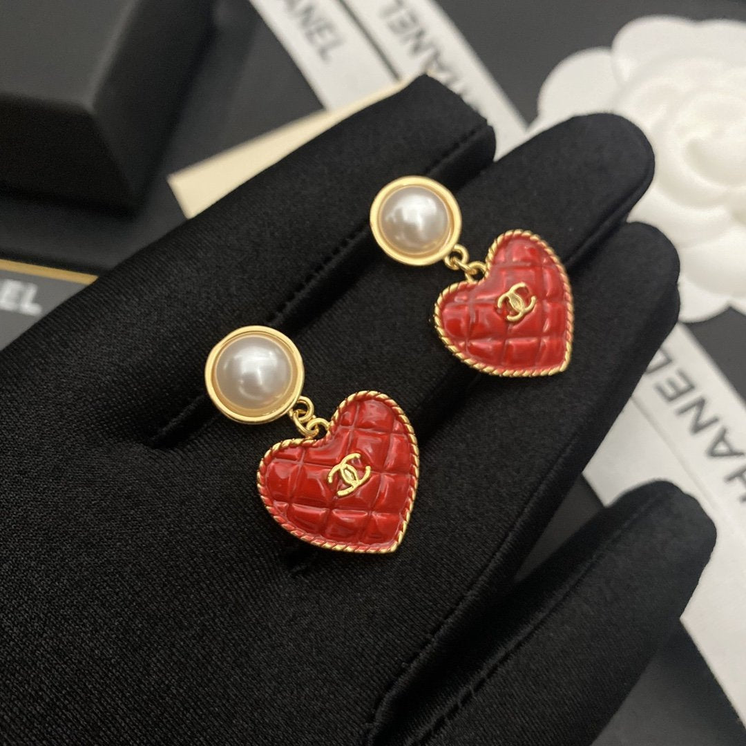 Red Peach Heart Small C Earrings
