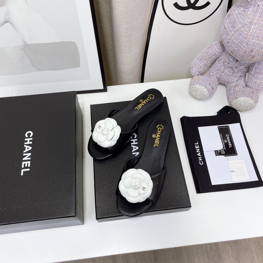 3 colors Exclusive logo flower decorative slippers