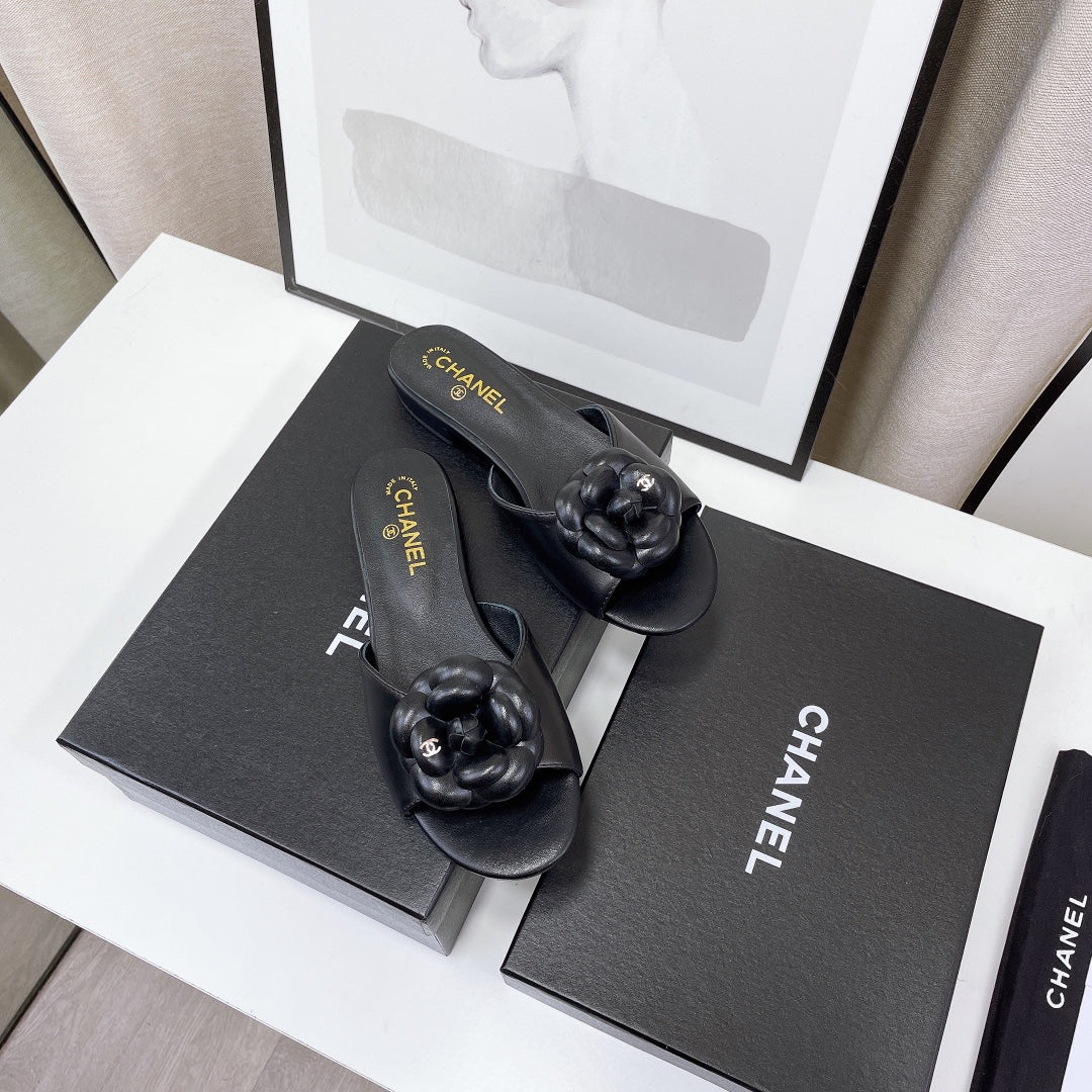 3 colors Exclusive logo flower decorative slippers