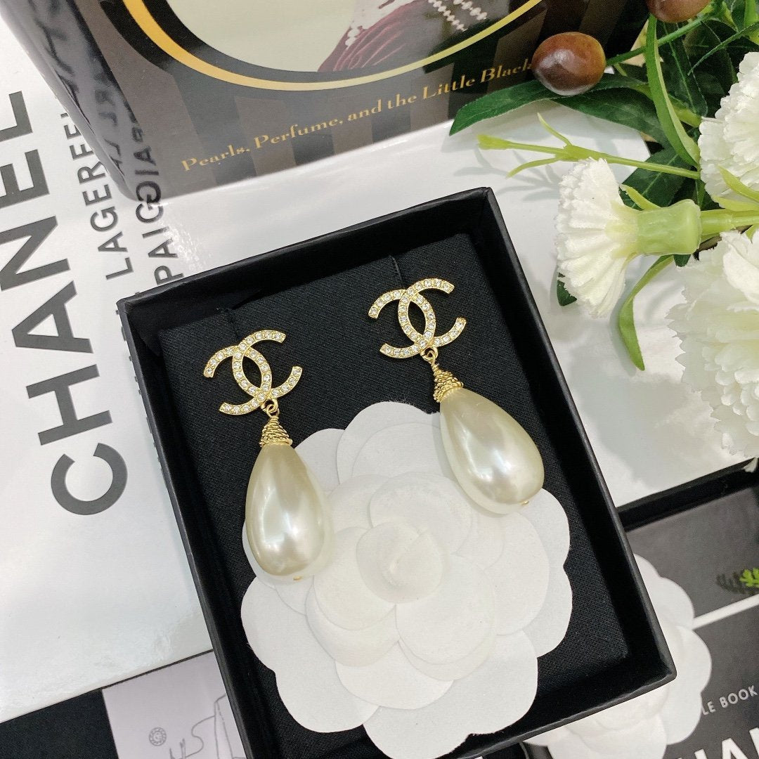 Luxury Large Pearl Pendant Earrings
