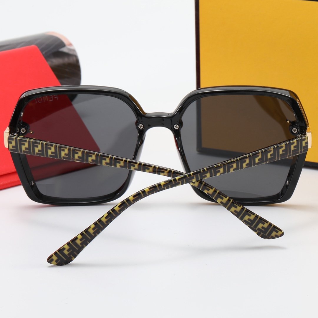 4 Color Women's Sunglasses—2472