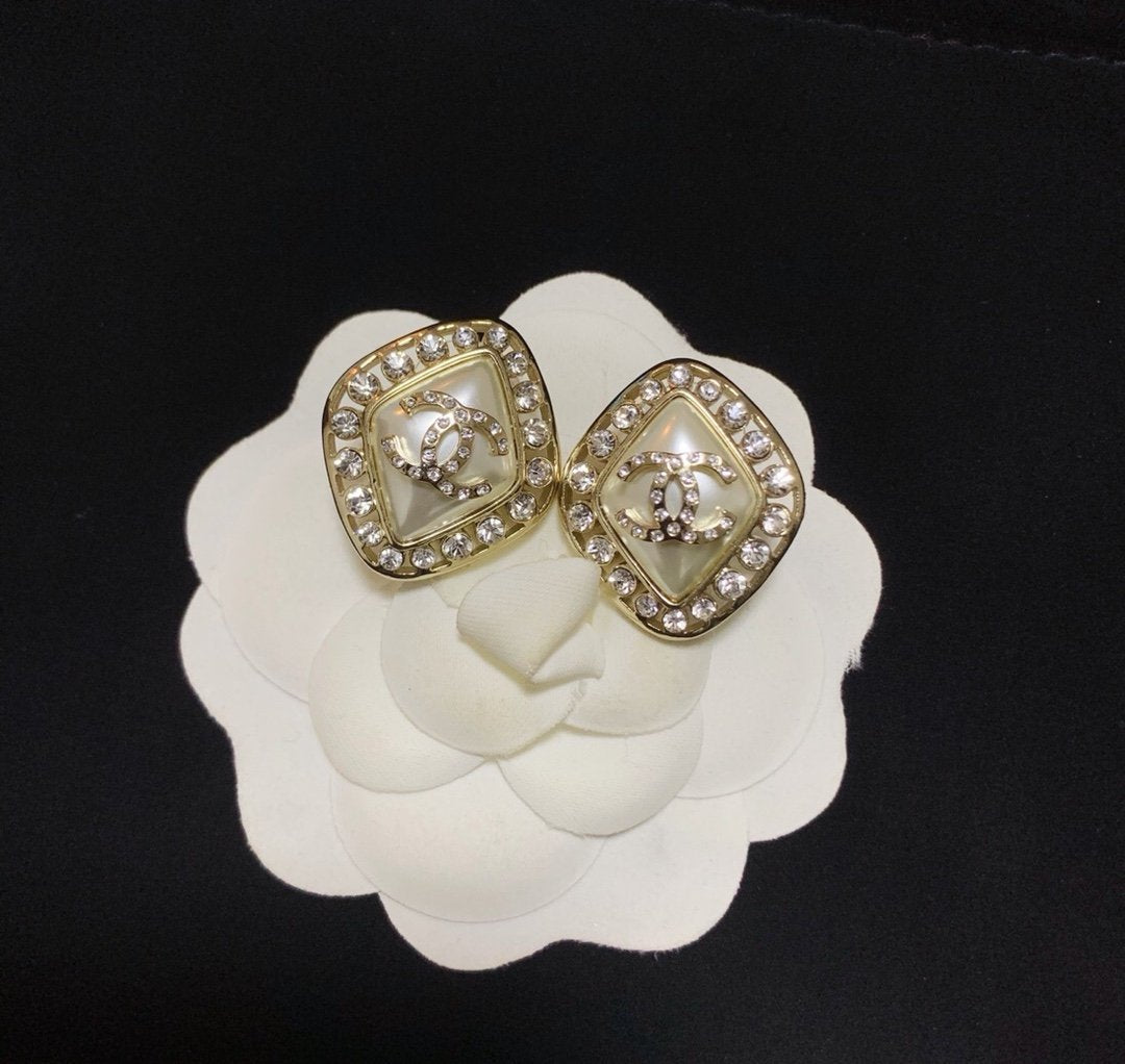 Fashion Double C Diamond Pearl Earrings
