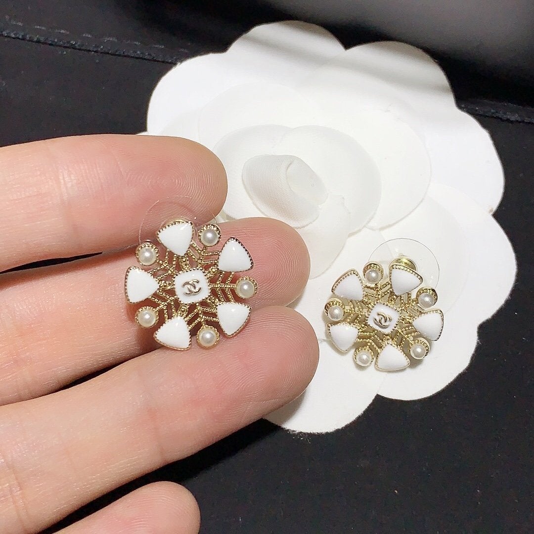 Fashion Double C Flower Pearl Earrings