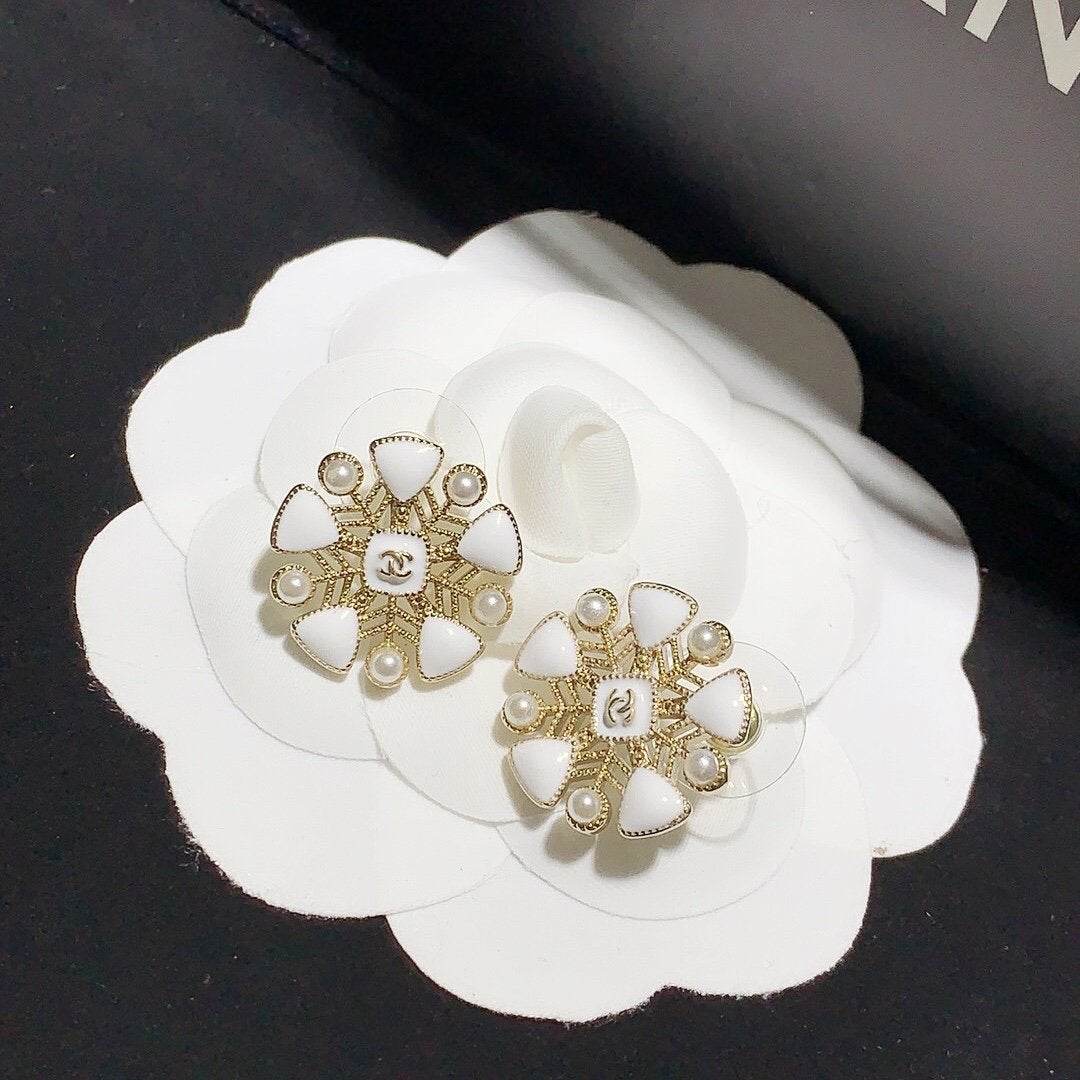 Fashion Double C Flower Pearl Earrings