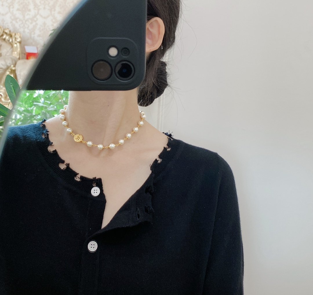 Elegant Pearl Button Pendant Necklace