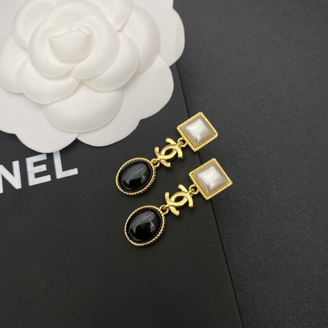 Fashion Big Rhinestone Pendant Earrings