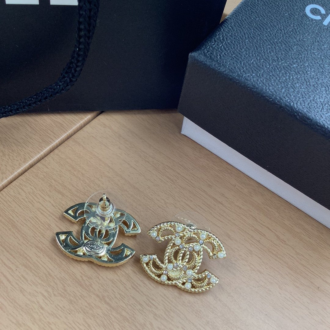 Threaded Resin Pearl Hollow Earrings