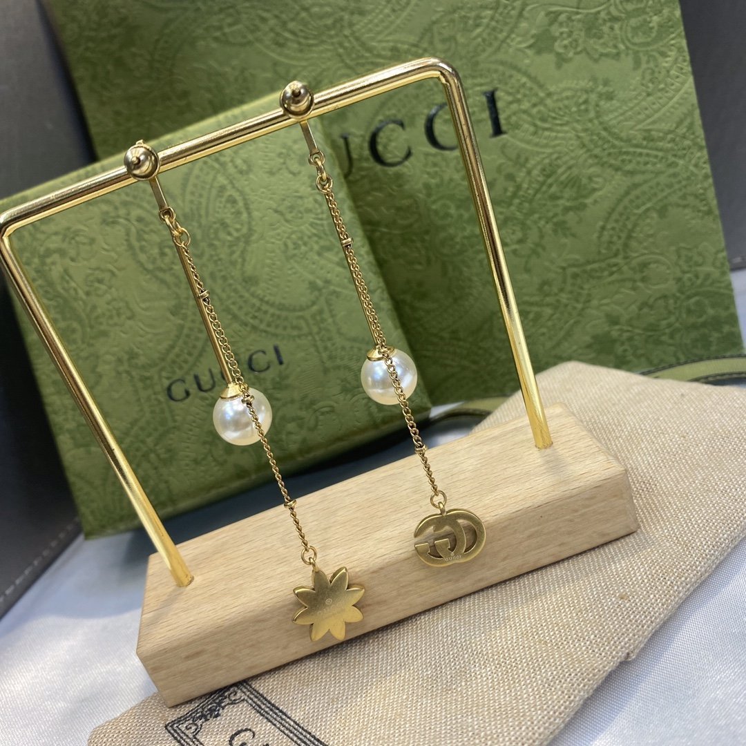 Fashion New Pearl Rhinestone Earrings