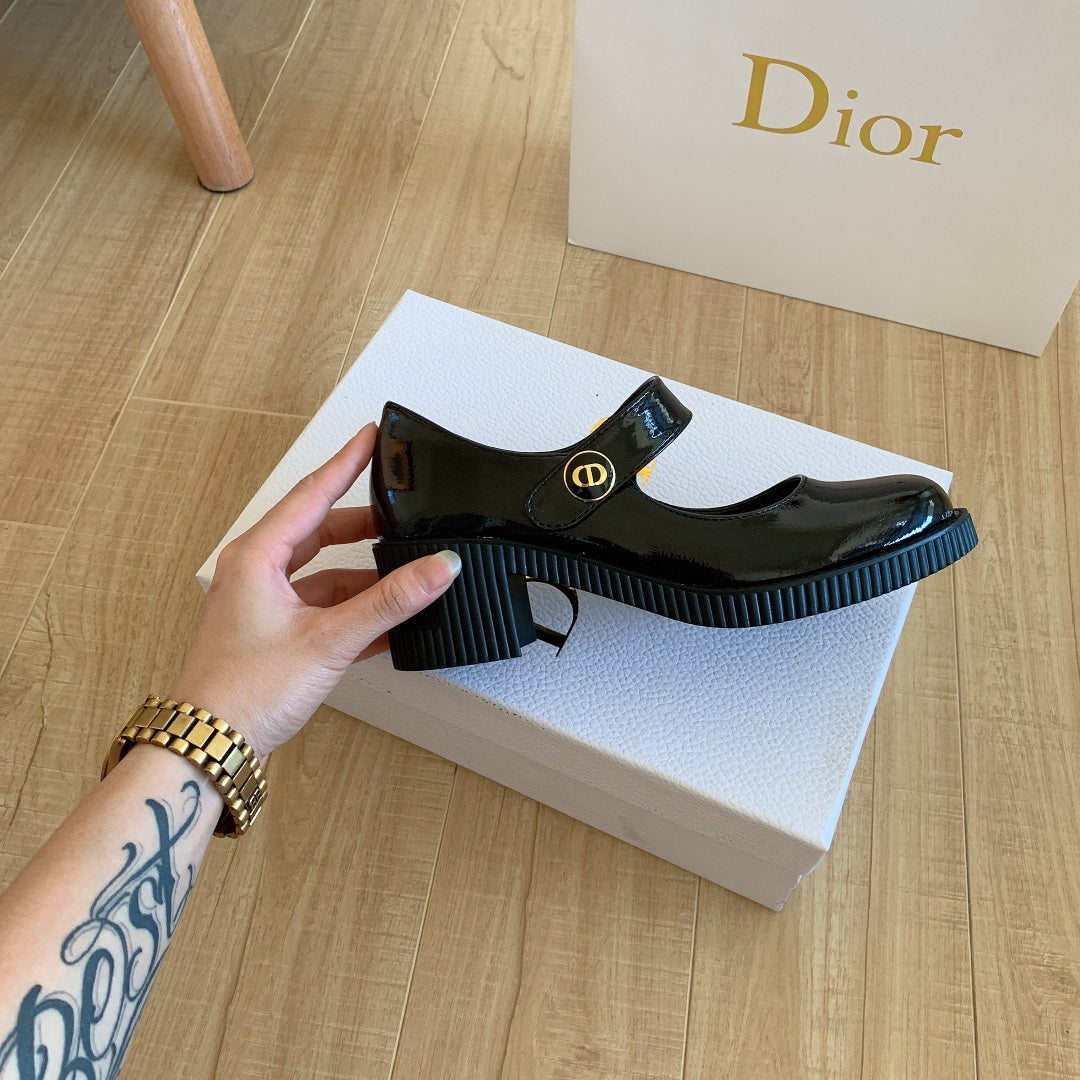 2023 Lucky star enamel buckle black high heels