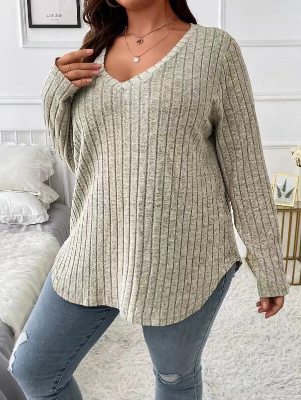 Solid Color plus Size V-neck Long-Sleeved T-shirt