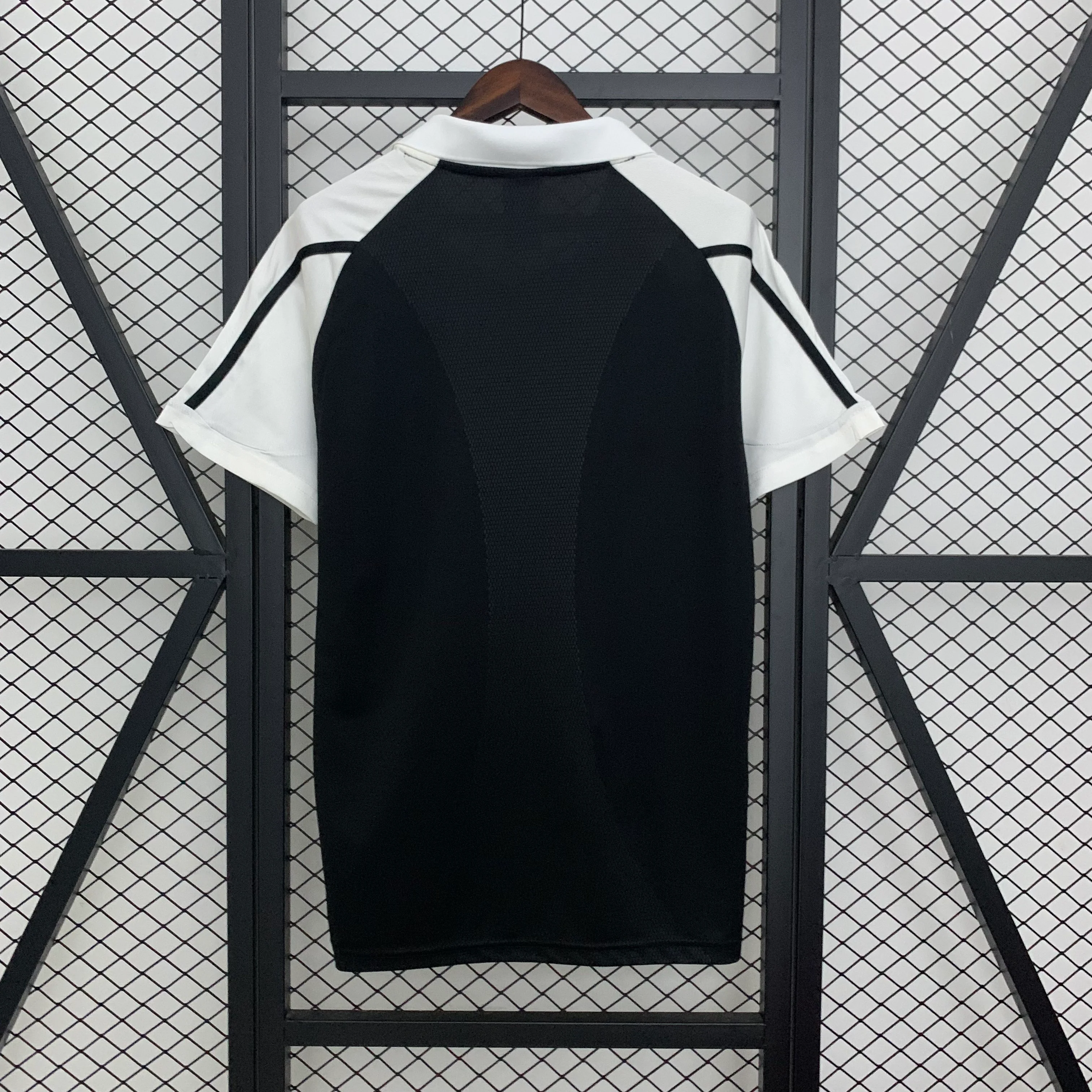 Retro Real Madrid 01/02 Away