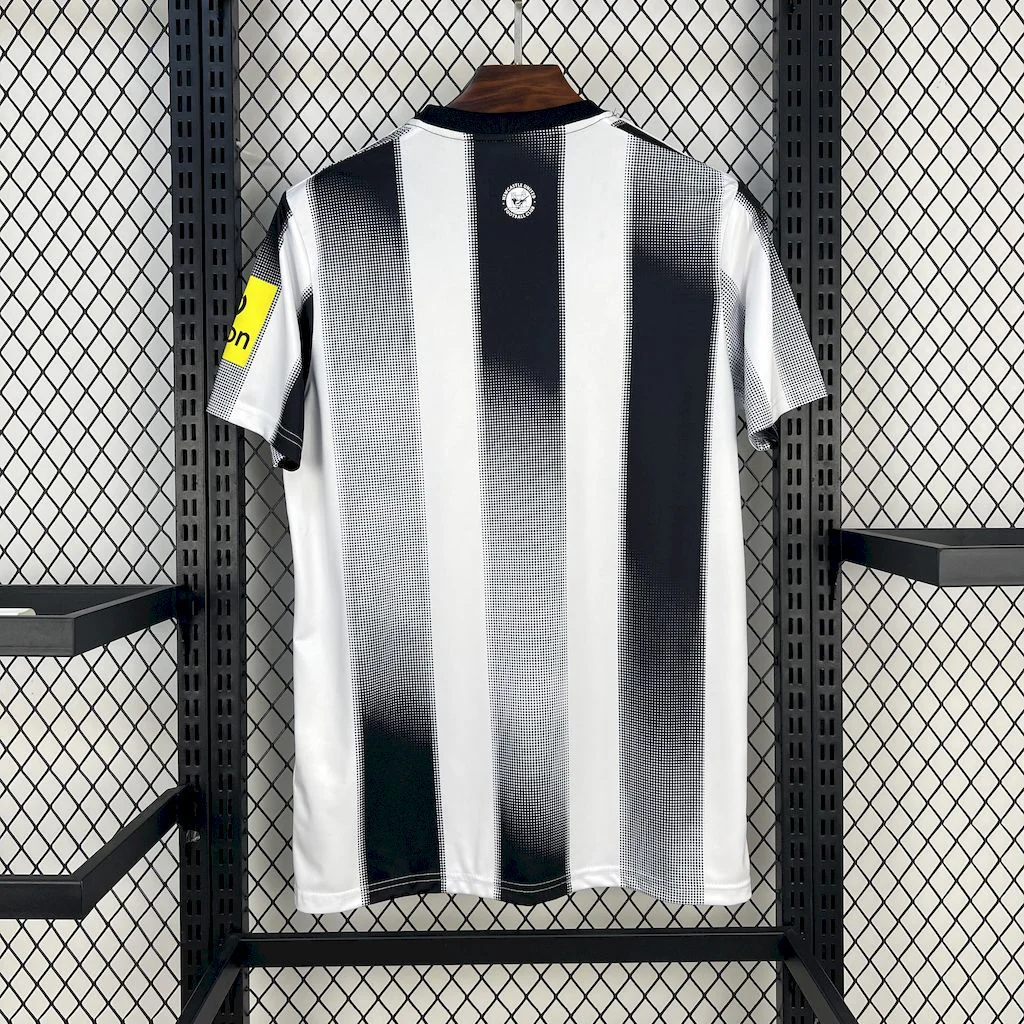 Newcastle United 2025/26 Home Jersey