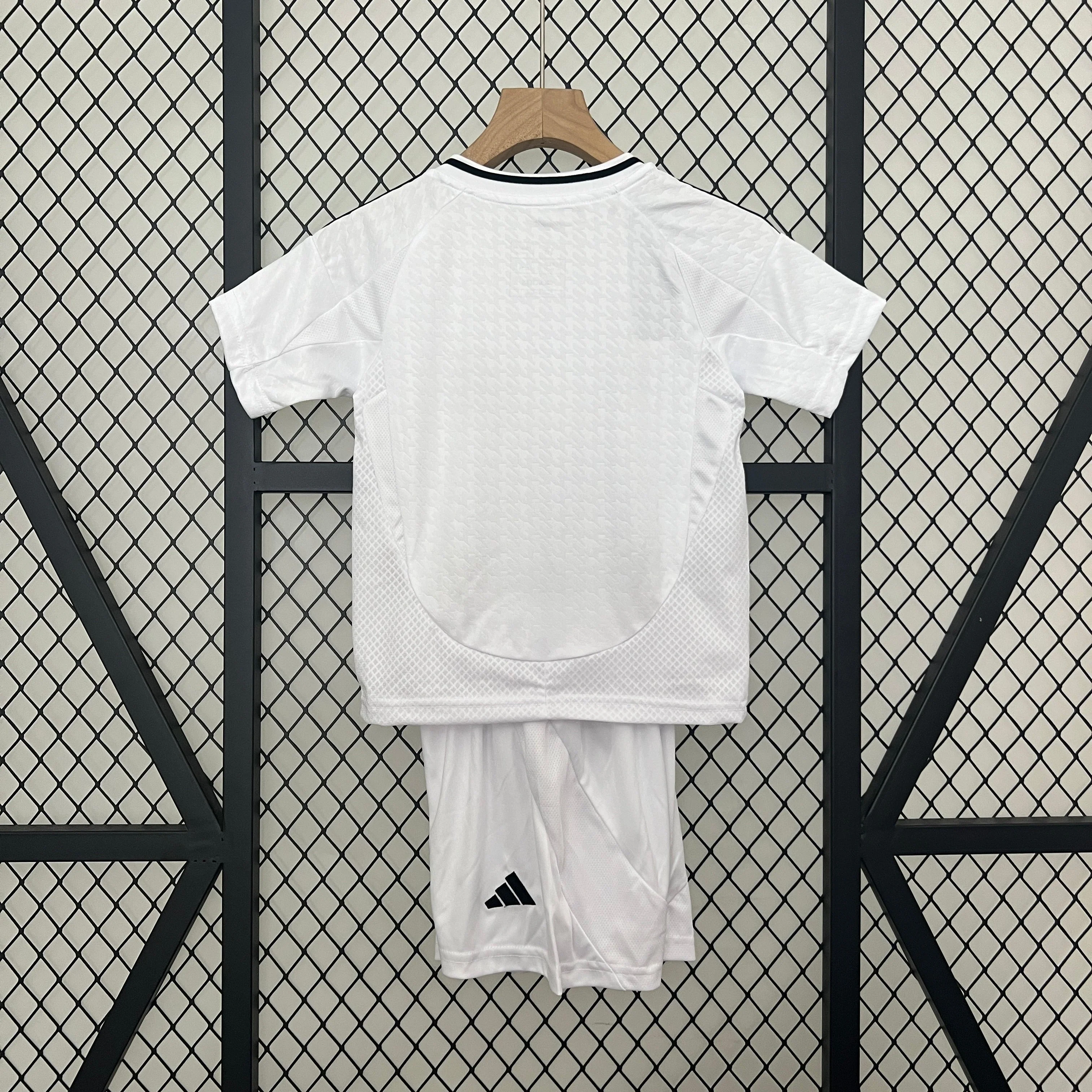 Kit Kids Real Madrid Home Jersey 2024/25