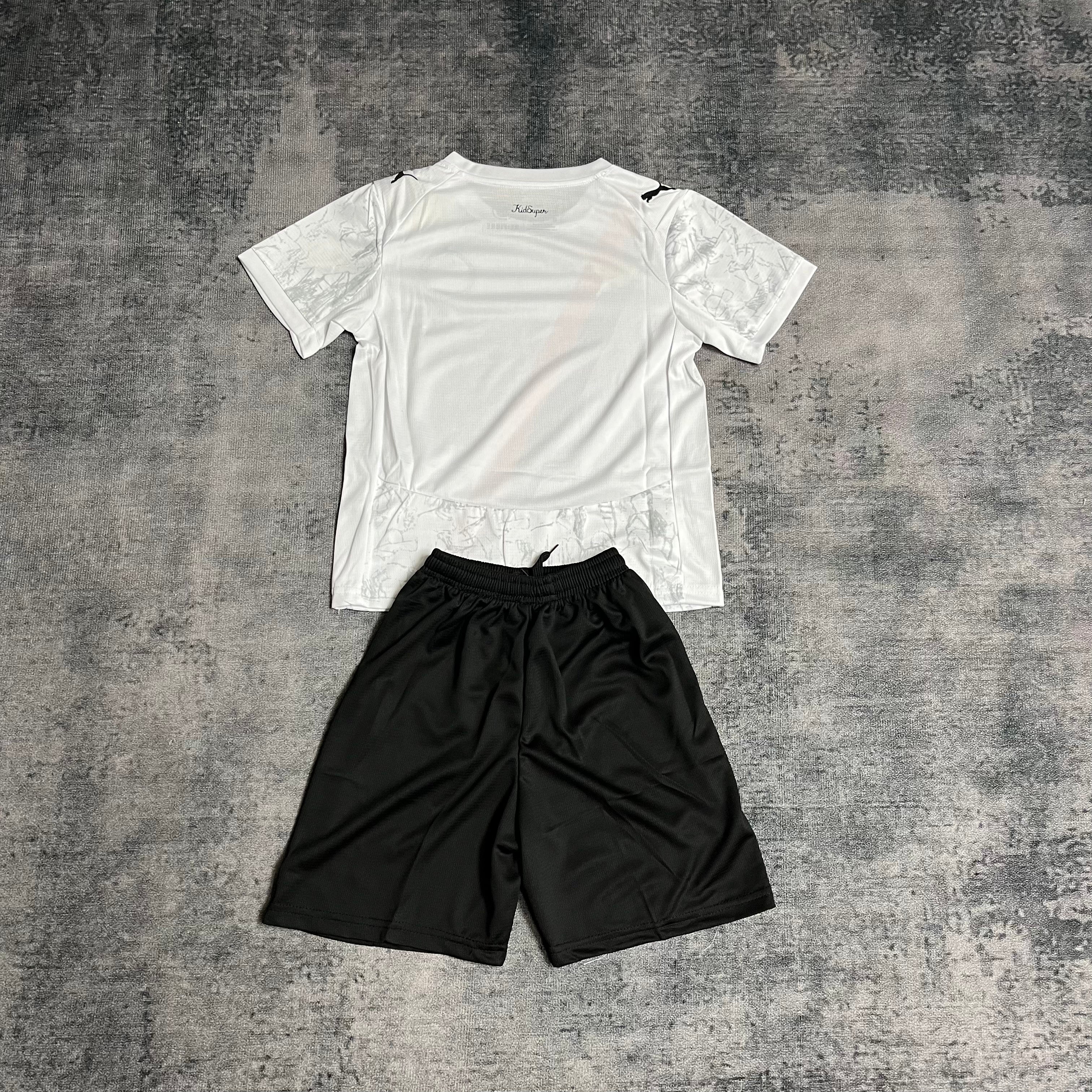 Manchester City 2025/26 Kit Kids away