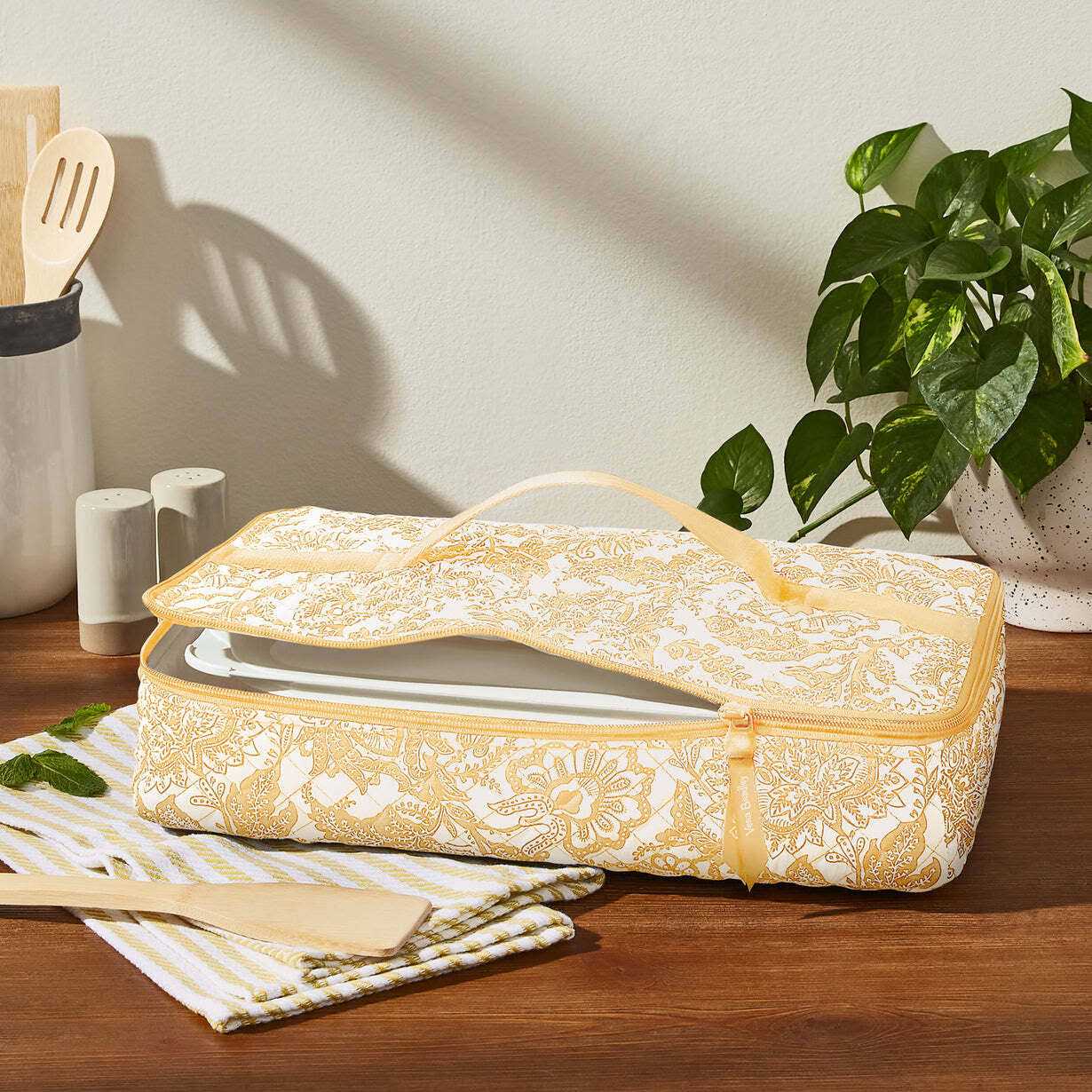 Vera Bradley Casserole Carrier