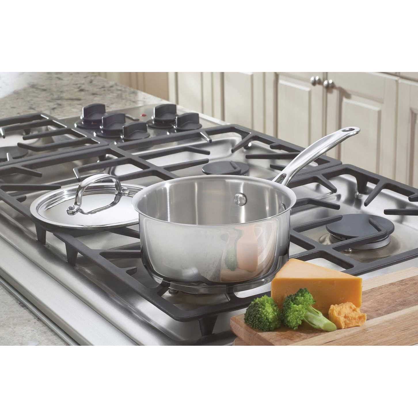 Cuisinart Chef’s Classic Stainless Saucepan