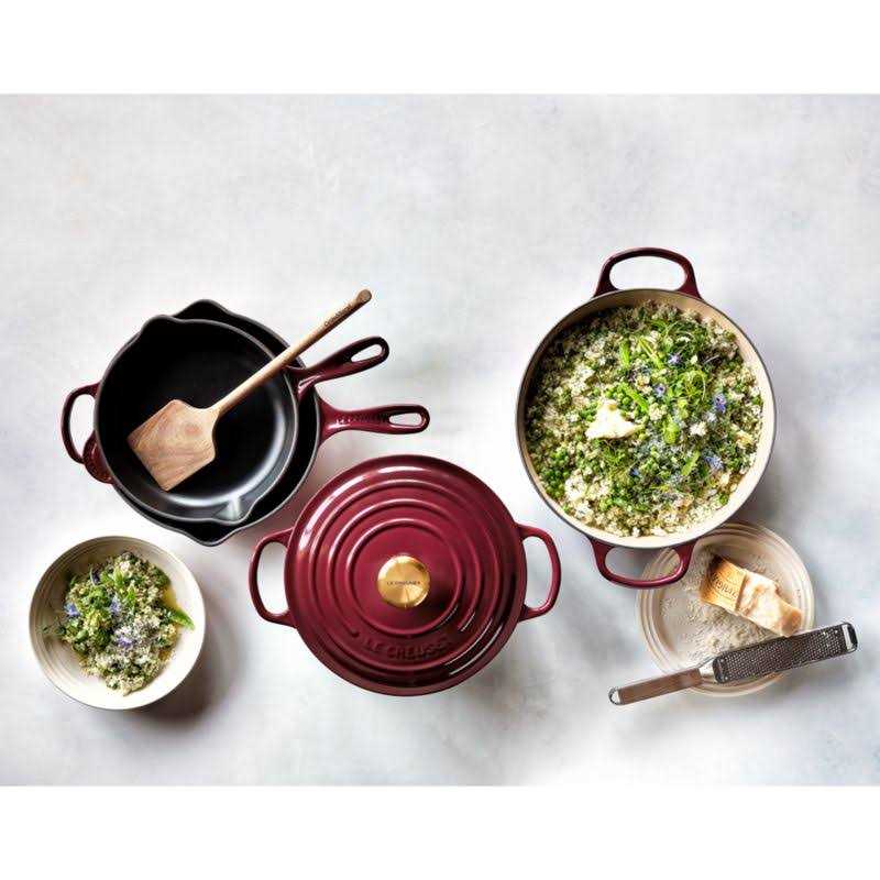 Le Creuset Classic 9 Cast Iron Skillet