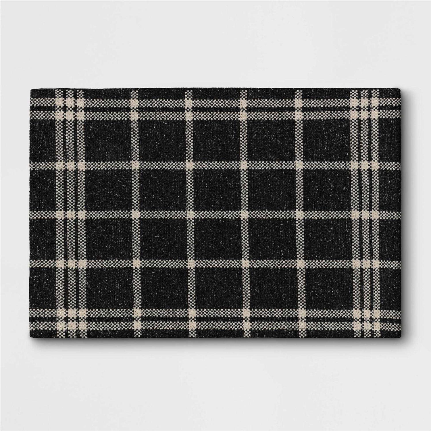 tosestores 2’x3′ Indoor/Outdoor Woven Tapestry Rug Black